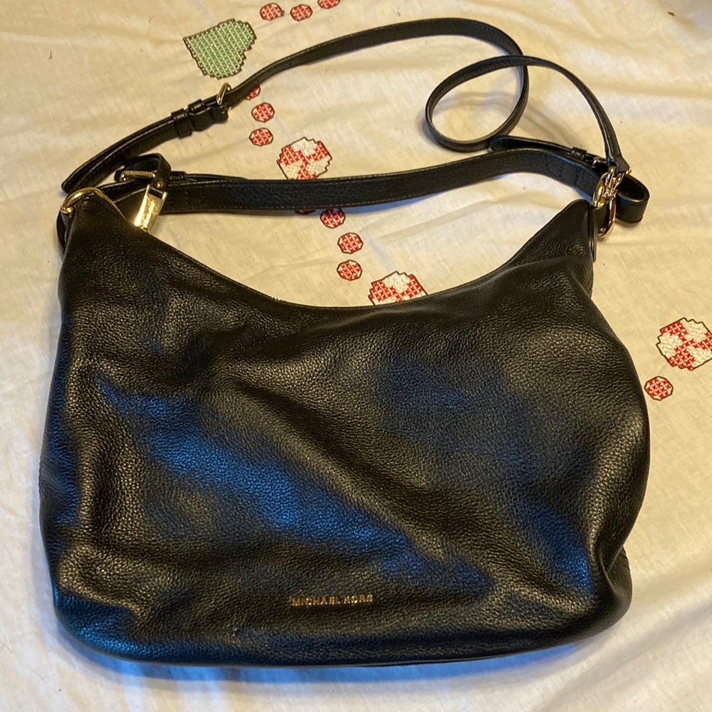 Michael Kors Black Leather purse 👛.
